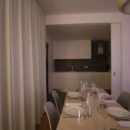 River Terrace & Pool View - Apartamento