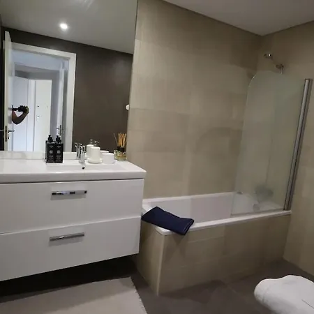 River Terrace & Pool View - Seixal Apartment *
