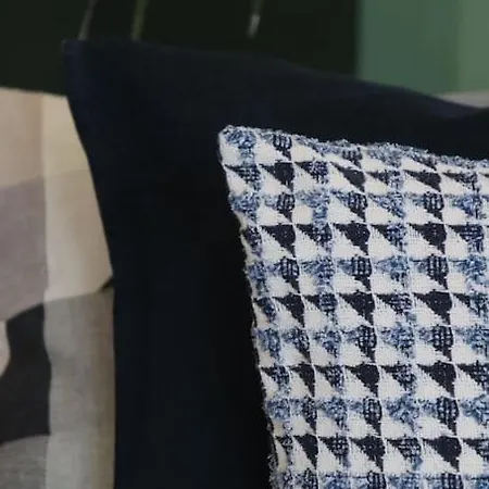 River Terrace & Pool View - Apartamento