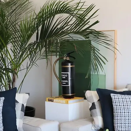 River Terrace & Pool View - Apartamento