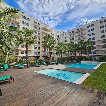 River Terrace & Pool View - Seixal Apartment *